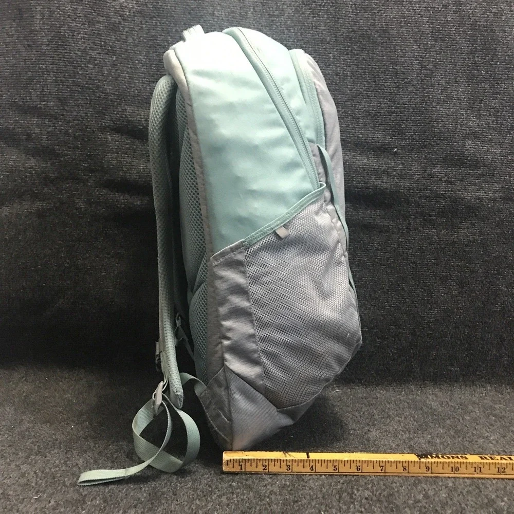 The North Face NF0A3KVA Vault 26L Backpack FlexVent System Teal &‎ Gray Daypack